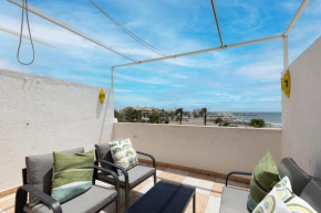 008 Plaza Ole Beachfront Apartment with Sea Views and Beach Access